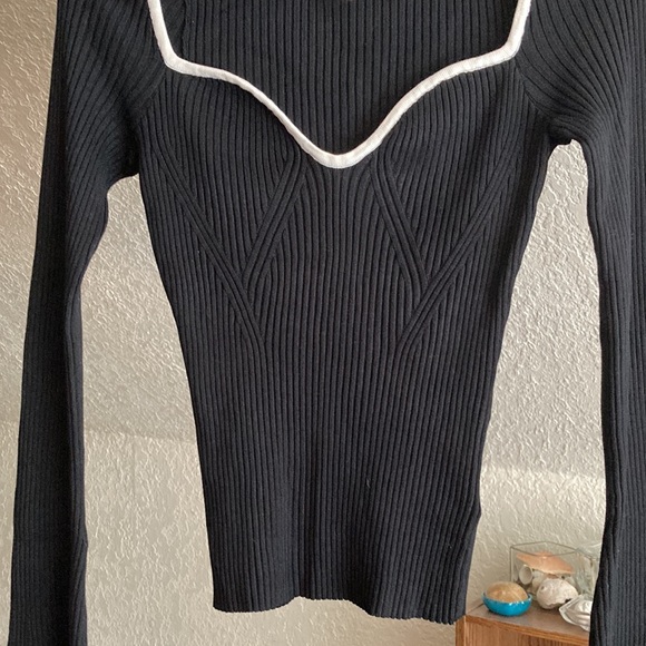 H&M women’s sweater - Picture 4 of 8